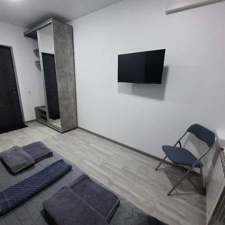 Посуточно мини-студия метро Минская Киев Екстер'єр фото